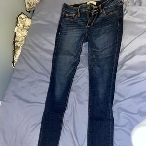 Low rise skinny jeans